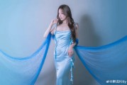 开云下载网址-宛如美人鱼！LPL解说Kitty晒组图：或许你也喜欢蓝色₊˚ʚ 🫧 ₊˚✧ ﾟ
