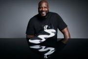 开云体育-真有创意！奥尼尔推出本人球鞋外观的软糖 此前还推出笑脸造型